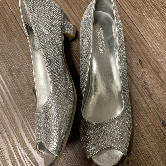 KENNETH COLE - Picture 2 of 3